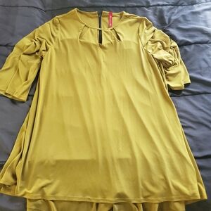 women large pea green 3/4 sleeve dress, knee length